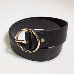 FREE WITH PURCHASE Non branded faux leather belt